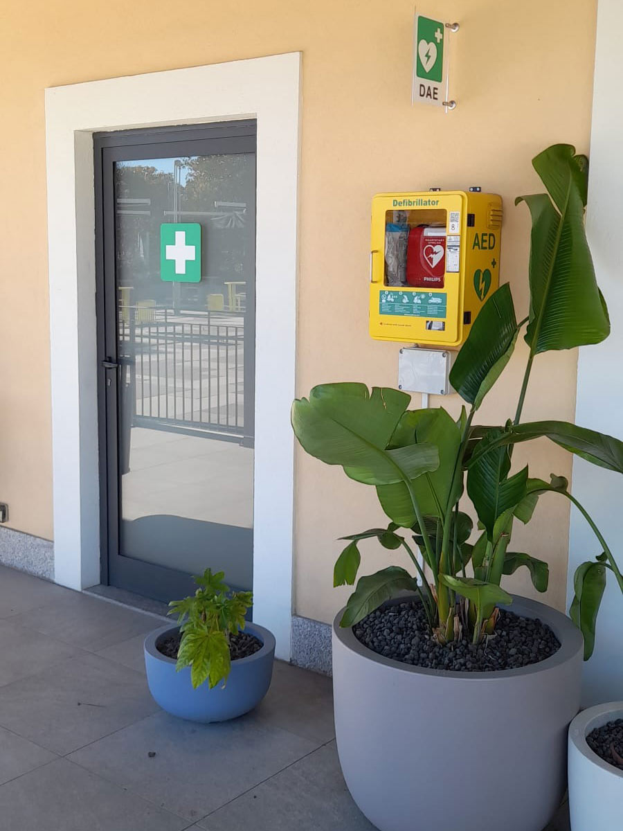 Una bacheca per esterni installata da S.I.M. ITALY