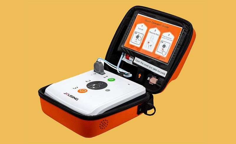 Defibrillatore semiautomatico